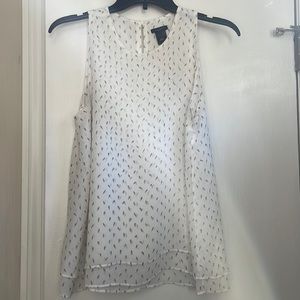 Tank with key hole back